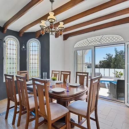 Beautiful In Torreblanca Фуенхірола