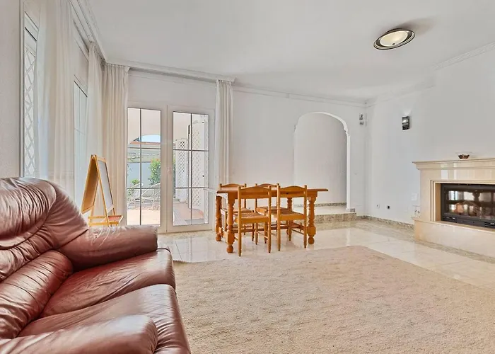 Beautiful In Torreblanca Фуенхірола